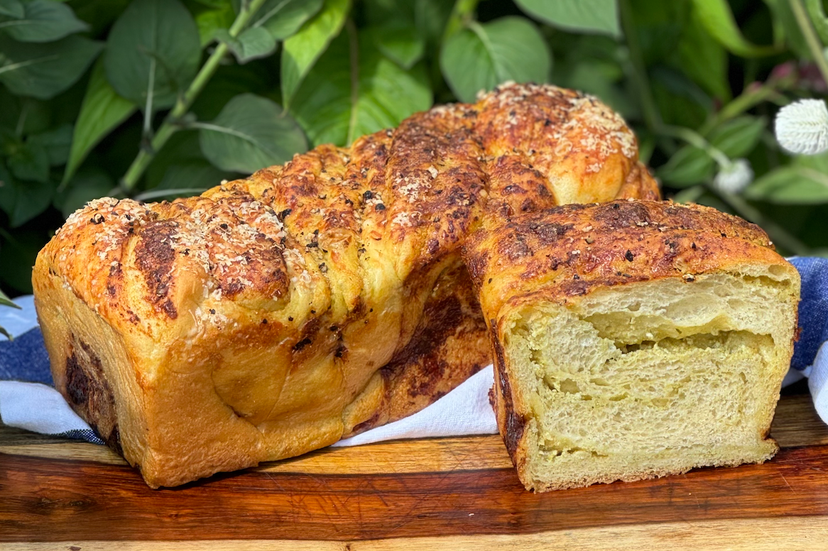 Pesto Babka